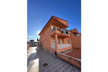 Appartement in Los Alcázares - 130.000,00&nbsp;EUR Kaufpreis, ca.&nbsp; 94,00&nbsp;m&sup2; in Los Alcázares (PLZ: )