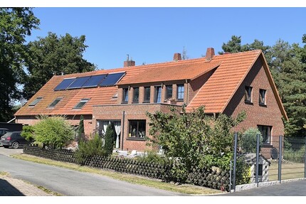 Großes Wohnhaus mit drei Wohneinheitem in idyllischer Lage mit Gartenhaus, Teich und eigenem Waldstück - Diepenau
