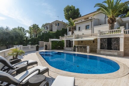 Villa in Peguera - 3.900.000,00&nbsp;EUR Kaufpreis, ca.&nbsp; 1.300,00&nbsp;m&sup2; in Peguera (PLZ: )