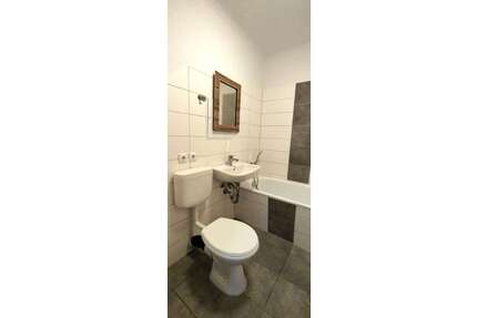 Möblierte 1 Zimmer Wohnung. - 228,27&nbsp;EUR Kaltmiete, ca.&nbsp; 32,61&nbsp;m&sup2;&nbsp;Wohnfl&auml;che in Schmölln (PLZ: 04626)