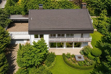 Großes Familienhaus am Sonnenhang mit Doppelgarage - Eppstein