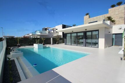 Villa in San Miguel de Salinas - 1.250.000,00&nbsp;EUR Kaufpreis, ca.&nbsp; 197,00&nbsp;m&sup2; in San Miguel de Salinas (PLZ: )