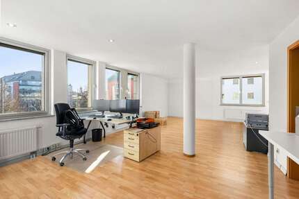 Helle Bürofläche mit Kaffeeküche und Duschbad | Nähe Pasinger Marienplatz - München