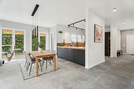 Ein Zuhause, das moderne Architektur, hochwertigen Wohnkomfort und naturnahes Leben miteinander verbindet. - Hopsten