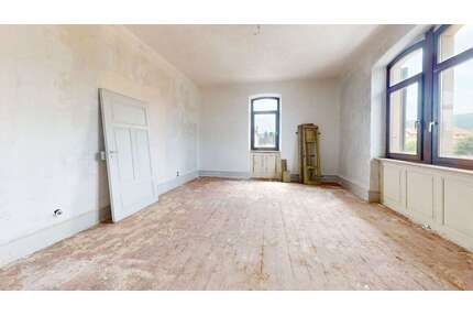 Alter Bahnhof mit Blick auf die Haardt Gegenüber Kurpfalz Carré & Ärztehaus Sanierungspotential - Neustadt an der Weinstraße