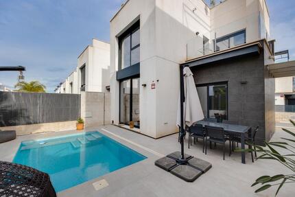 Villa in Orihuela Costa - 369.900,00&nbsp;EUR Kaufpreis, ca.&nbsp; 90,00&nbsp;m&sup2; in Orihuela Costa (PLZ: )