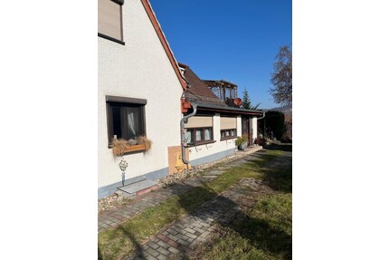 Doppelhaushälfte in Dresden mit großem Garten und Nebengelaß