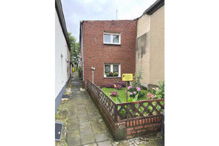 Chance ! Viel Garten! Häuschen sucht kraftvolle Hände. - Jüchen